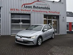 Silber Gebraucht 2021 VW Golf VIII Life Limousine | 17.490 € (Guter Preis)