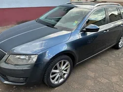 Grau Gebraucht 2014 Skoda Octavia Elegance Kombi | 6.500 € (Fairer Preis)