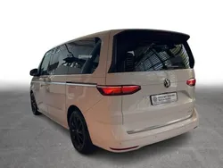 Weiß Gebraucht 2024 VW Multivan Style Van / Kleinbus | 59.740 € (Teuer)