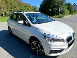 Weiß Gebraucht 2017 BMW 220 Active Tourer Van / Kleinbus | 19.000 € (Fairer Preis)