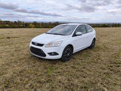 Weiß Gebraucht 2008 Ford Focus Style Limousine | 1.950 € (Fairer Preis)