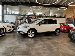 Weiß Gebraucht 2014 Renault Scénic III Bose Edition Van / Kleinbus | 6.899 € (Fairer Preis)