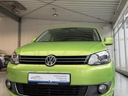 Viperngrün Gebraucht 2014 VW Caddy Highline Van / Kleinbus | 10.990 € (Guter Preis)