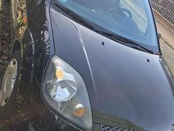 Schwarz Gebraucht 2007 Ford Fiesta Limousine | 1.300 € (Superpreis)