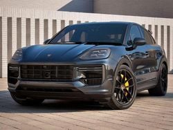 Schwarz Neu 2025 Porsche Cayenne Turbo E-Hybrid SUV | 249.900 €
