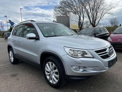 Reflexsilber metallic Gebraucht 2011 VW Tiguan Track & Field SUV | 10.990 € (Fairer Preis)