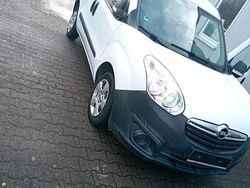 Weiß Gebraucht 2014 Opel Combo Van / Kleinbus | 5.000 €