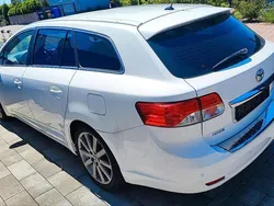 Weiß Gebraucht 2013 Toyota Avensis T2 Kombi | 6.000 € (Fairer Preis)