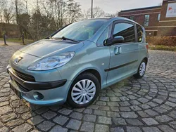 Grün Gebraucht 2005 Peugeot 1007 Filou Kleinwagen | 1.800 € (Fairer Preis)