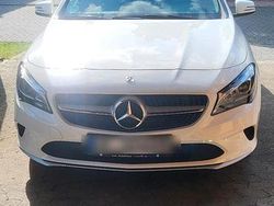 Weiß Gebraucht 2018 Mercedes CLA180 Limousine | 22.950 € (Teuer)