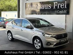 Grau Gebraucht 2021 Dacia Logan Limousine | 12.490 € (Guter Preis)