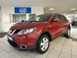 Rot Gebraucht 2014 Nissan Qashqai SUV | 9.380 € (Etwas zu teuer)
