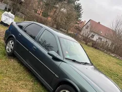 Grün Gebraucht 2002 Opel Vectra Limousine | 400 € (Superpreis)