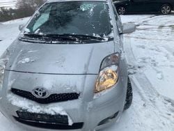 Silber Gebraucht 2011 Toyota Yaris Kleinwagen | 4.399 € (Fairer Preis)