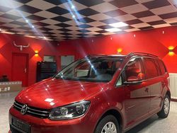 Rot Gebraucht 2011 VW Touran Van / Kleinbus | 7.490 € (Fairer Preis)