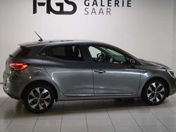 Grau Gebraucht 2023 Renault Clio V Evolution Limousine | 15.999 € (Fairer Preis)