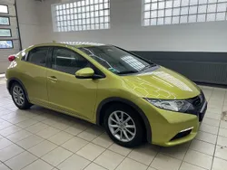 Gelb Gebraucht 2014 Honda Civic Comfort Limousine | 9.300 € (Guter Preis)