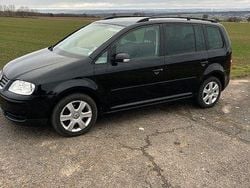 Schwarz Gebraucht 2006 VW Touran Van / Kleinbus | 3.750 € (Etwas zu teuer)