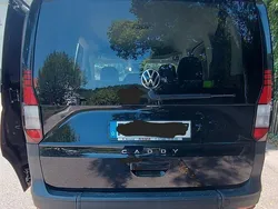 Schwarz Gebraucht 2021 VW Caddy Highline Van / Kleinbus | 32.000 €
