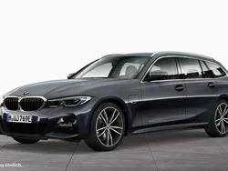 Grau Gebraucht 2022 BMW 330e M Sport Kombi | 35.890 € (Fairer Preis)