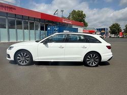 Weiß Gebraucht 2020 Audi A4 Advanced Kombi | 20.800 € (Fairer Preis)