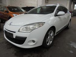 Weiß Gebraucht 2010 Renault Mégane GrandTour Dynamique Kombi | 7.399 €