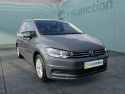 Grau Gebraucht 2024 VW Touran Comfortline Van / Kleinbus | 31.220 € (Fairer Preis)