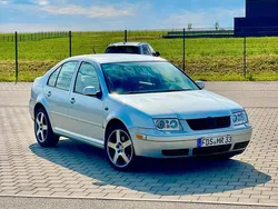 Grau Gebraucht 2000 VW Bora Limousine | 1.699 € (Fairer Preis)