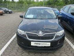 Schwarz Gebraucht 2014 Skoda Rapid Active Kombi | 7.987 € (Fairer Preis)