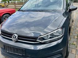 Grau Gebraucht 2018 VW Touran Trendline Van / Kleinbus | 13.000 € (Guter Preis)