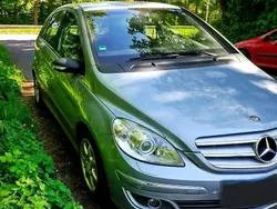 Blau Gebraucht 2006 Mercedes 200 Kleinwagen | 2.500 €