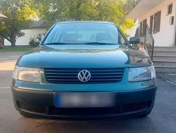 Grün Gebraucht 1998 VW Passat Limousine | 1.500 € (Guter Preis)