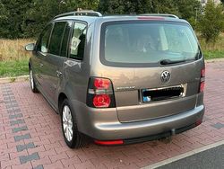 Grau Gebraucht 2010 VW Touran Van / Kleinbus | 5.000 € (Fairer Preis)
