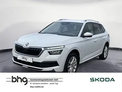 Moonweiß perleffekt/moonweiss metallic met. Gebraucht 2023 Skoda Kamiq Style SUV | 23.960 € (Teuer)