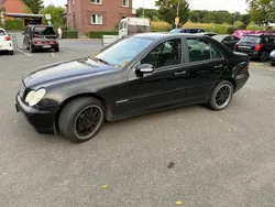 Schwarz Gebraucht 2003 Mercedes C200 Limousine | 950 €