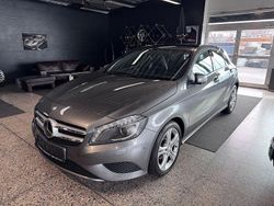 Grau Gebraucht 2015 Mercedes A180 Urban Limousine | 11.999 € (Fairer Preis)