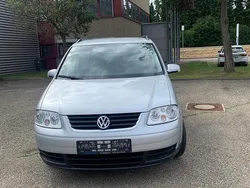 Silber Gebraucht 2006 VW Touran Van / Kleinbus | 4.450 €
