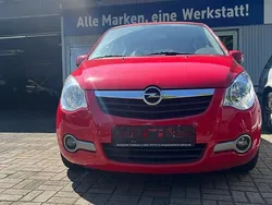 Rot Gebraucht 2009 Opel Agila Kleinwagen | 3.900 €