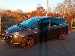 Grau Gebraucht 2016 Opel Zafira Tourer Innovation Van / Kleinbus | 7.100 € (Guter Preis)