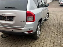 Grau Gebraucht 2011 Jeep Compass SUV | 4.700 €