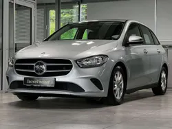 Iridiumsilber Gebraucht 2019 Mercedes B180 Van / Kleinbus | 18.950 € (Fairer Preis)