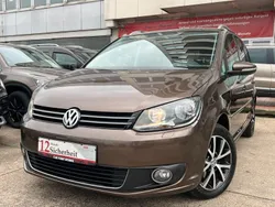 Braun Gebraucht 2011 VW Touran Highline Van / Kleinbus | 11.990 € (Teuer)