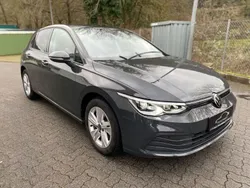 Grau Gebraucht 2023 VW Golf VIII Life Limousine | 20.950 € (Guter Preis)
