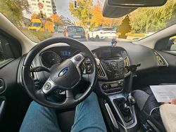 Braun Gebraucht 2011 Ford Focus Limousine | 3.300 € (Guter Preis)