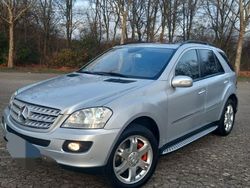 Silber Gebraucht 2007 Mercedes ML500 SUV | 16.500 € (Teuer)