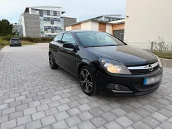 Schwarz Gebraucht 2009 Opel Astra GTC Kleinwagen | 2.200 € (Fairer Preis)