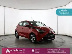 Rot Gebraucht 2021 Toyota Aygo Team Kleinwagen | 14.220 € (Fairer Preis)