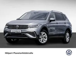 Silber Gebraucht 2024 VW Tiguan Allspace Life SUV | 30.444 € (Superpreis)