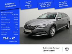 Grau / graphitgrau (metallic) Gebraucht 2022 Skoda Superb Premium Edition Kombi | 34.980 € (Etwas zu teuer)