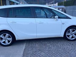 Weiß Gebraucht 2016 Opel Zafira Tourer Van / Kleinbus | 7.750 € (Guter Preis)